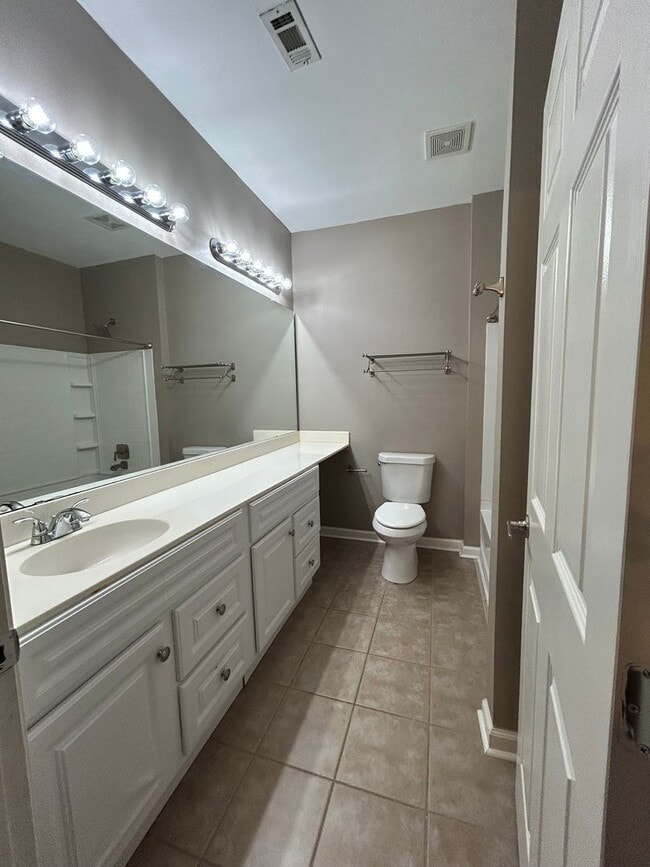 Building Photo - CONDO UNIT IN DENHAM SPRINGS