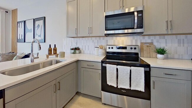 Foto del edificio - 17132 SW 2nd Cir