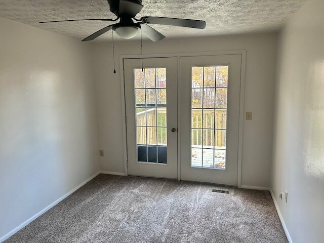 Foto del edificio - 4542 Treeview Ct