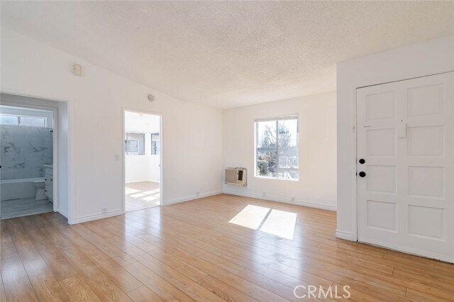 Foto del edificio - 13015 Vanowen St