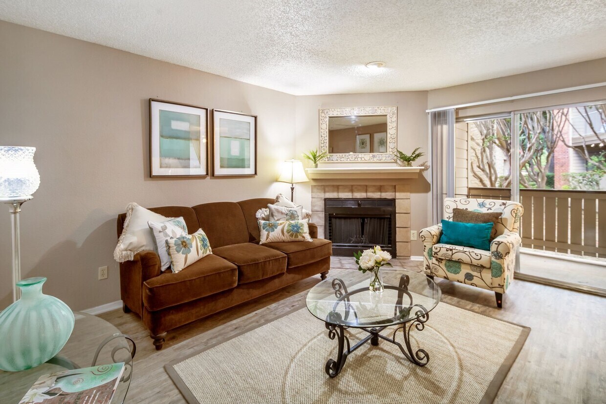 Primary Photo - 701 W Longspur Blvd