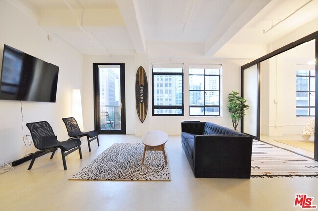 Foto del edificio - 849 S Broadway