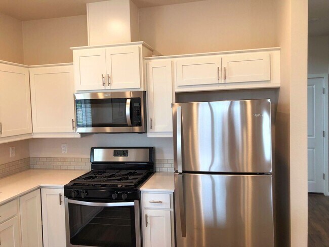 Building Photo - 3 br, 2.5 bath House - 540 Stubb Rd