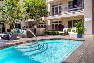 Broadstone Miracle Mile apartments — community photo - Broadstone Miracle Mile
