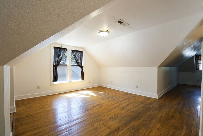 Foto del edificio - 605 Mathews St