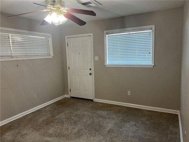 Foto del edificio - 7612 W Judge Perez Dr