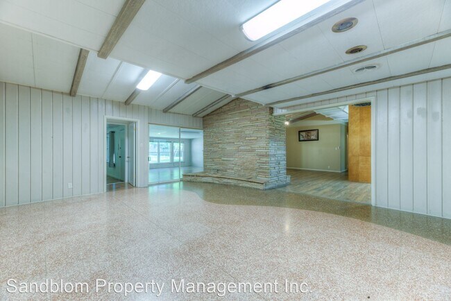 Foto del edificio - 4 br, 3 bath House - 4189 S Trenton Ave