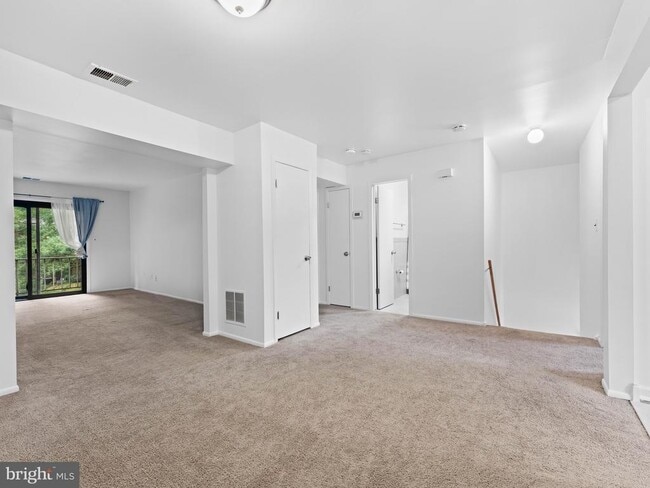 Building Photo - 1809 Silver Ct