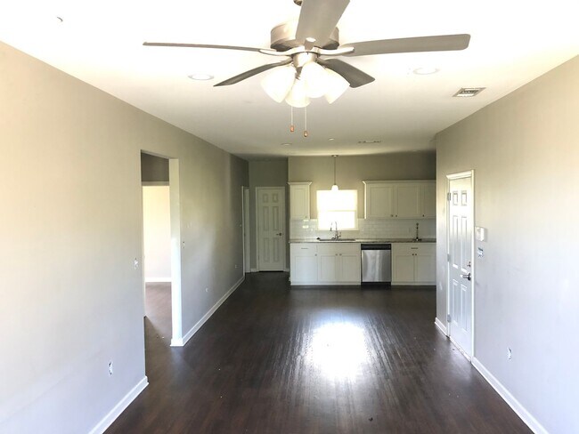 Foto del edificio - 124 Thornton Ln