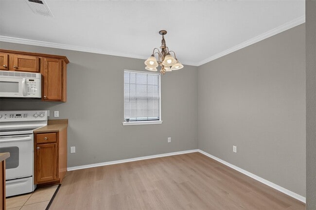 Building Photo - 3636 Greenacres Place Dr