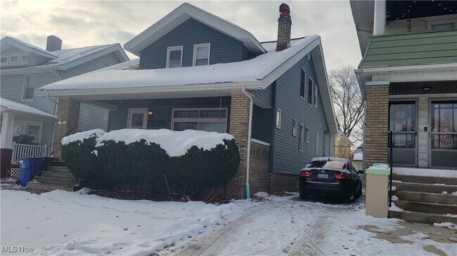 Foto del edificio - 3334 W 129th St