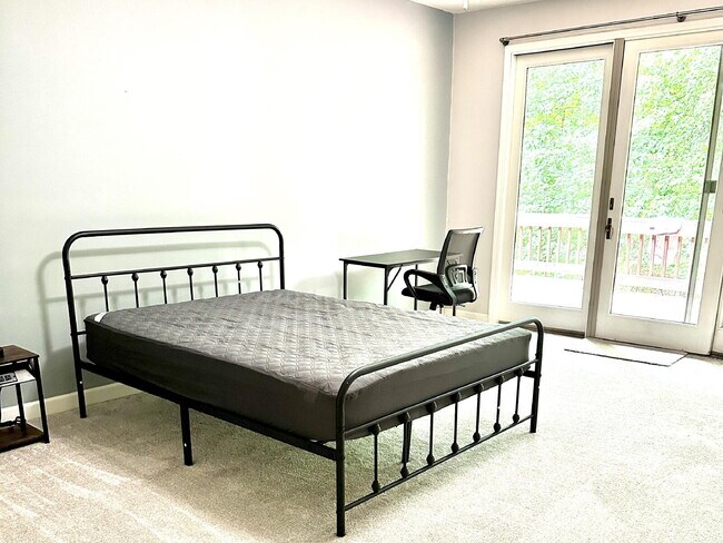 Building Photo - Beautiful & spacious University City - Charlotte House with Backyard