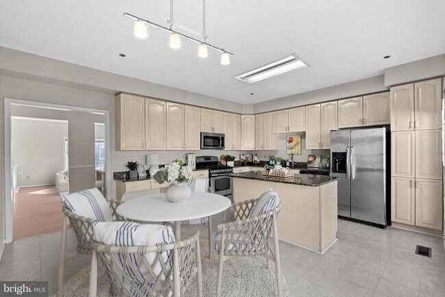 Foto del edificio - 1707 Leighton Wood Ln