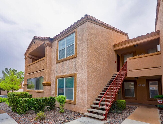 Foto del edificio - 2 Bed, 2 Bath 1st Floor Condo In West Las ...