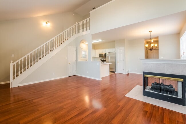 Building Photo - 10436 Sunnybrook Cir