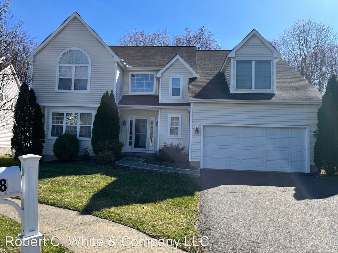 3 br, 2.5 bath House 138 Eagle Hollow Dr. House Rental in