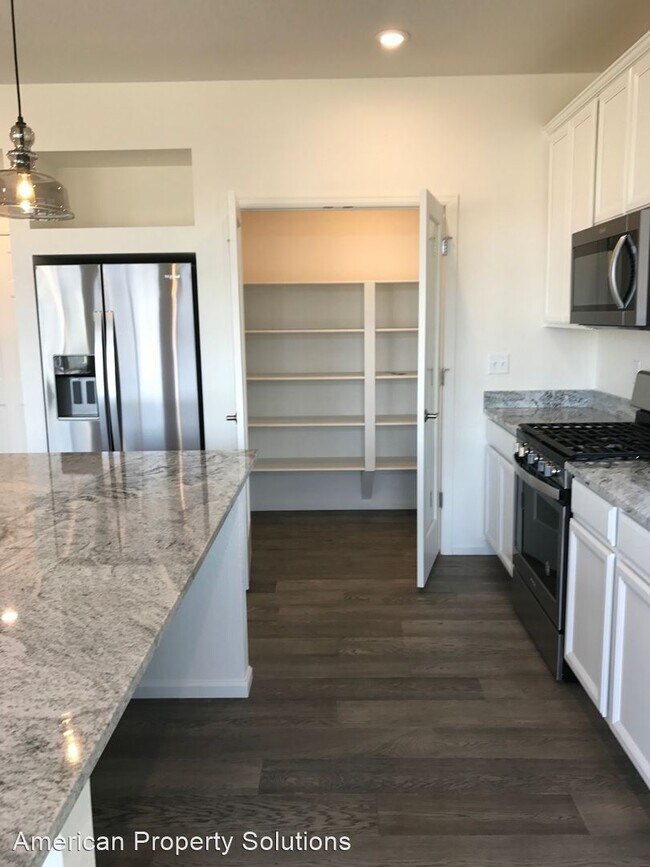 Foto del edificio - 3 br, 2.5 bath House - 10179 Yampa St. Reu...