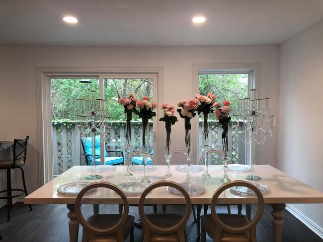 Foto del edificio - 9400 Doliver Dr