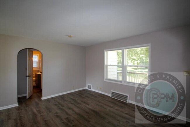 Building Photo - Charming 2Bd/1Ba home in Bellevue