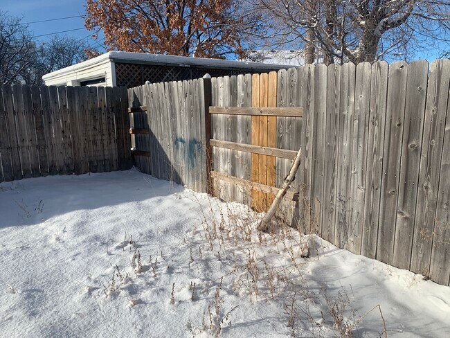 Foto del edificio - 680 Lincoln Dr