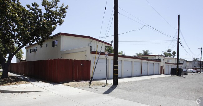 Building Photo - 1909 E Wilshire Ave