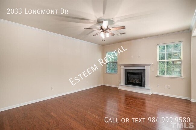 Foto del edificio - 2033 Longmont Dr