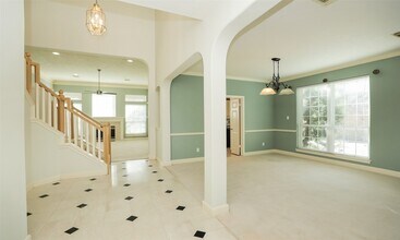 Building Photo - 7502 Holly Ct Estates Dr