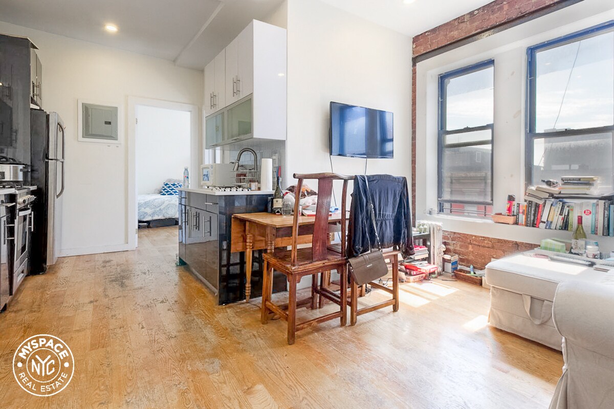Primary Photo - 160 Havemeyer St