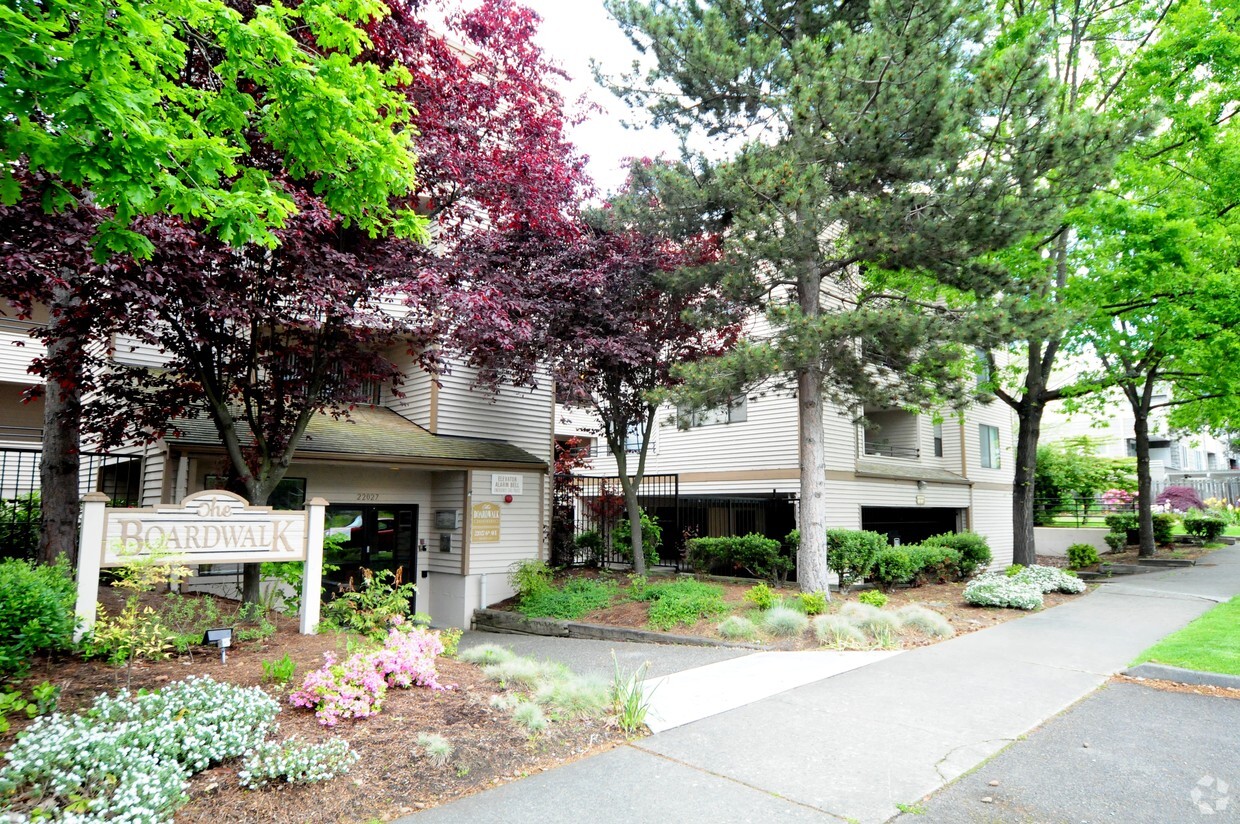 Primary Photo - Boardwalk Apartments