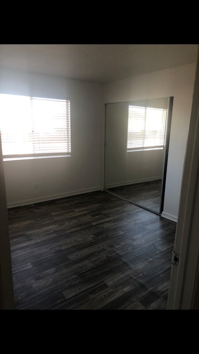 Foto del edificio - 9737 Riverview Ave