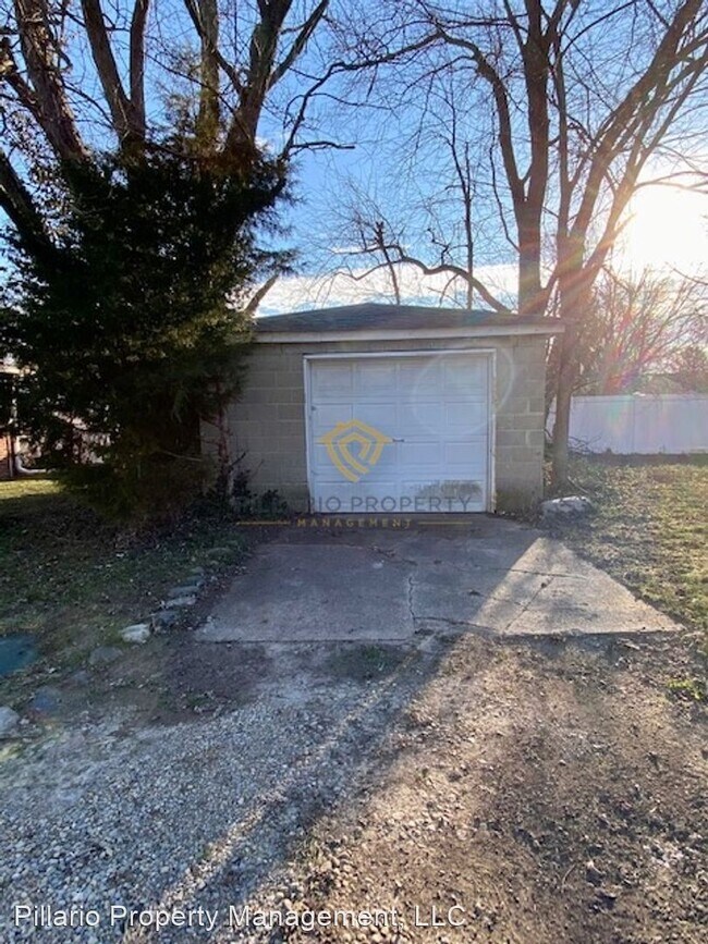 Building Photo - 3 br, 1 bath House - 8717 Crawfordsville Rd.