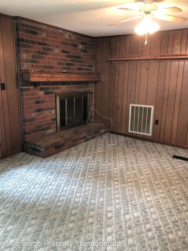 Building Photo - 4 br, 3 bath House - 268 Midfield Drive