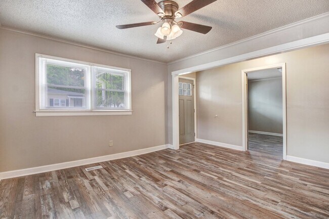 Building Photo - Adorable Updated 3 BR, 1 BA Home in Fremont