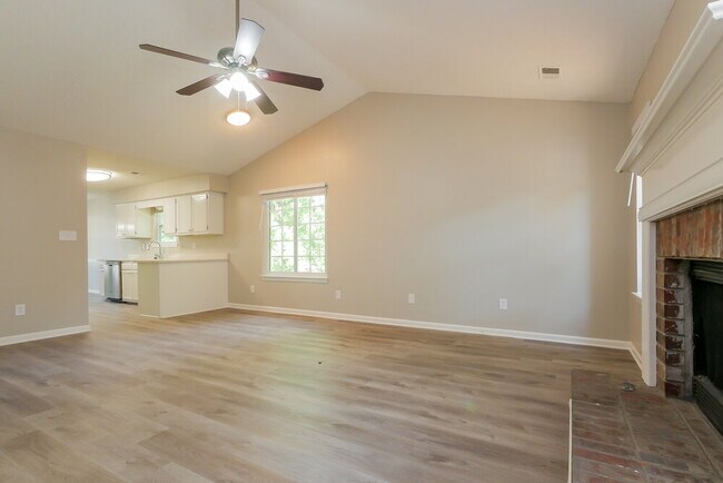 Building Photo - 1575 Elizabeth Ln