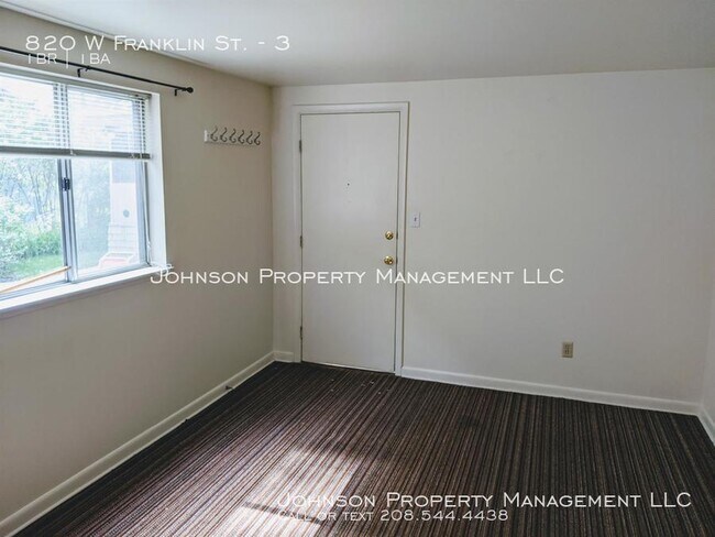Building Photo - 820 1/2 Franklin St #3