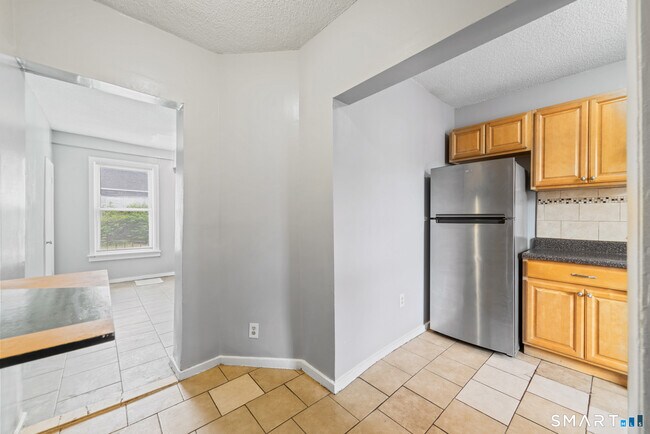 Foto del edificio - 705 Dixwell Ave