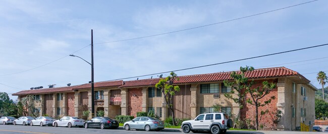 Foto del edificio - 2121 N Verdugo Rd