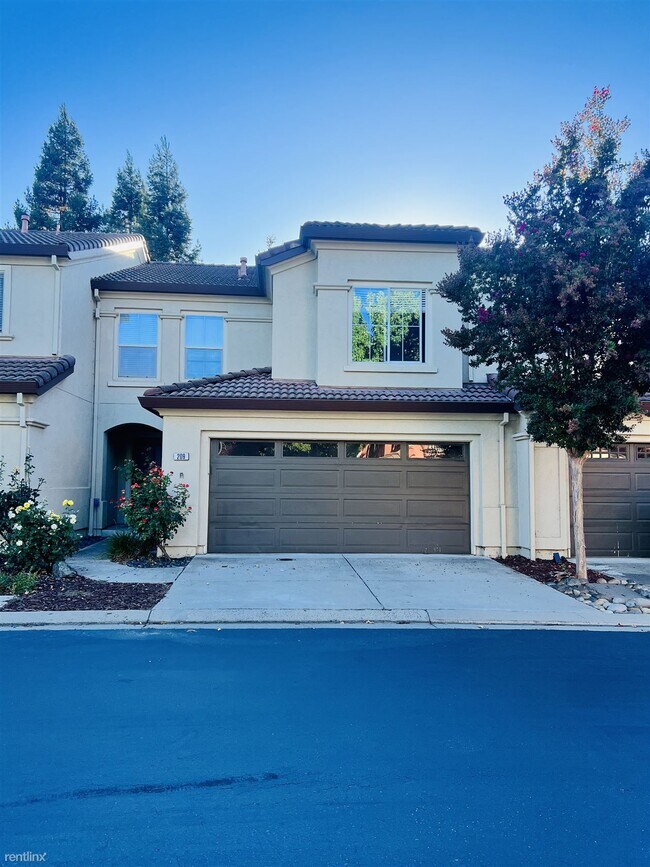 Foto del edificio - 3 br, 2.5 bath Townhome - 209 Plumpointe Lane