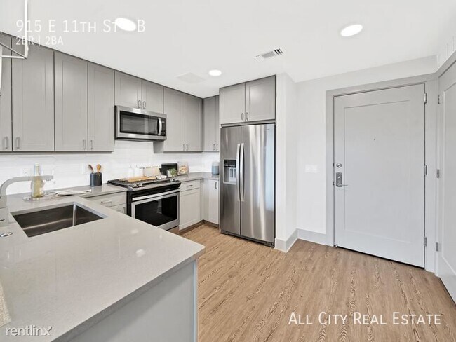 Foto del edificio - 915 E 11th St