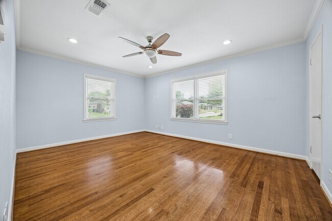 Building Photo - 2202 Lazybrook Dr