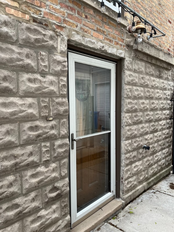 Building Photo - 2416 N Washtenaw Ave
