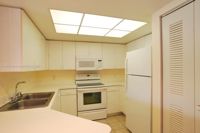 Foto del edificio - 4175 N Haverhill Rd