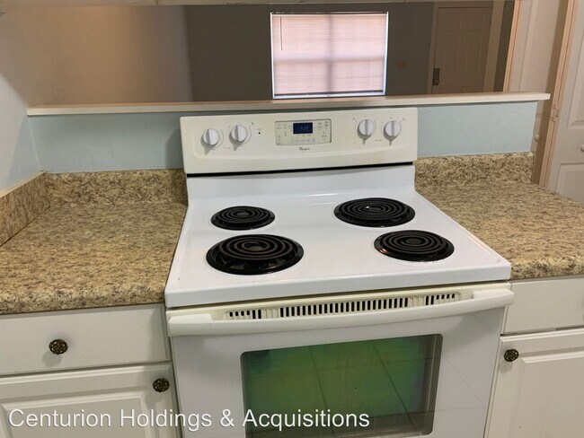 Building Photo - 2 br, 1 bath Apartment - 1005 SW 60TH TER