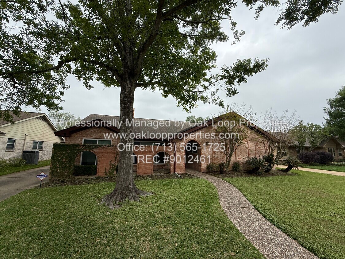 Foto principal - 7610 Burning Hills Dr