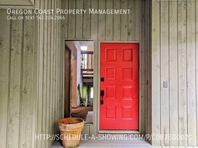 Foto del edificio - 132 Salishan Dr