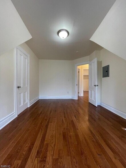 Foto del edificio - 133 Seymour Ave