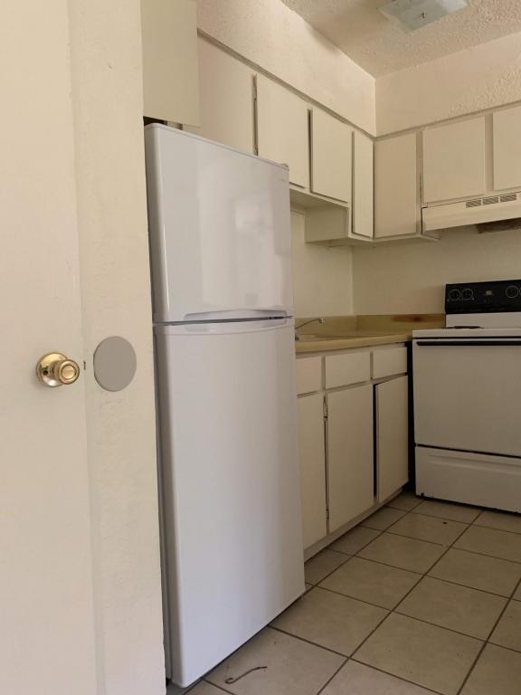 Building Photo - 1310 S 23rd St Apt 105