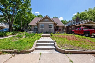 Building Photo - 448 N Fountain St