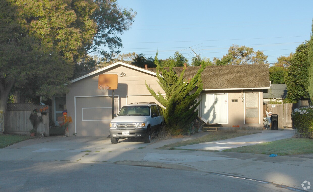 Building Photo - 875-877 Altamont Ct