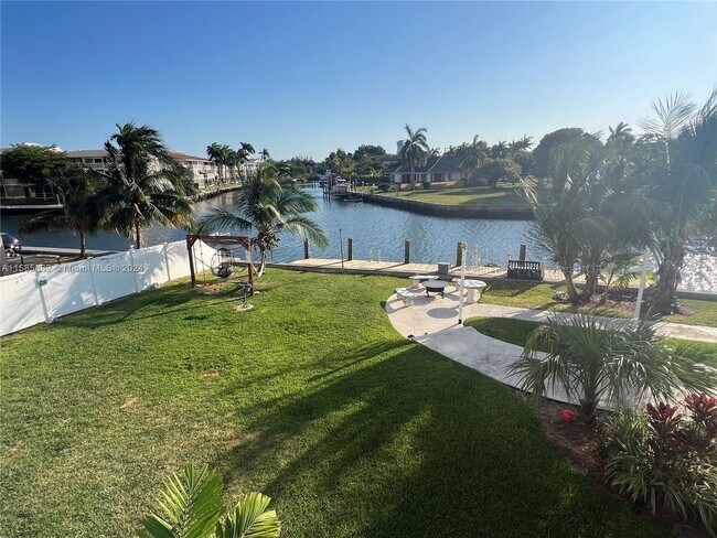 Building Photo - 455 Golden Isles Dr